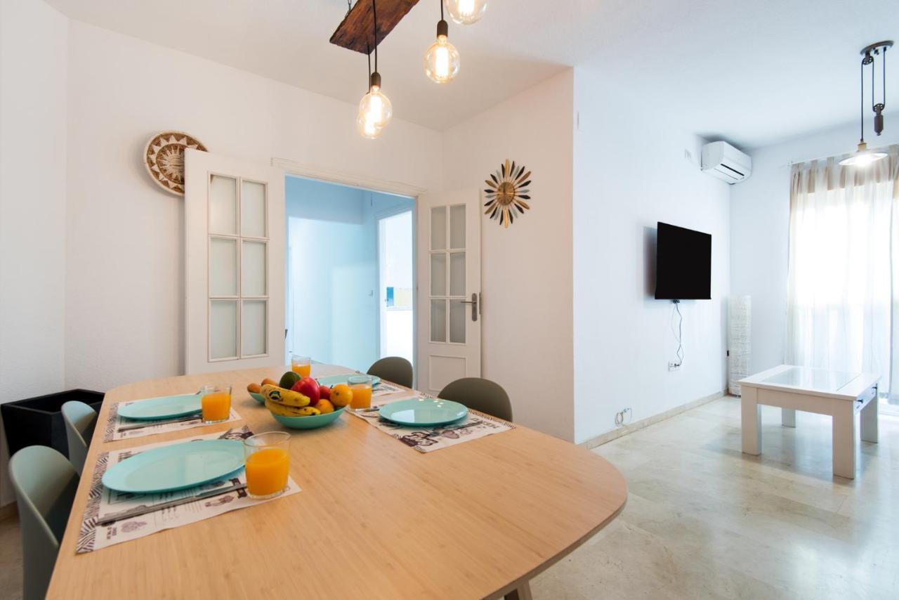 The 1St Corner Central Apartments Malaga Exterior photo